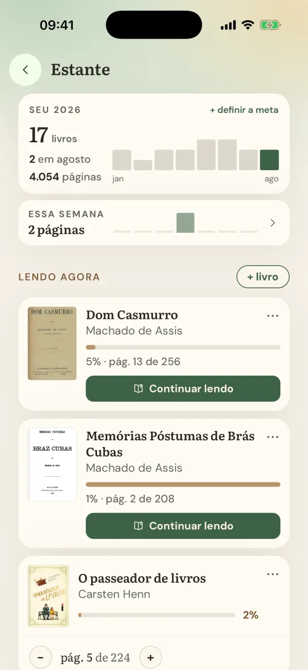 A estante no app do Klari: o ano contado e os livros em andamento